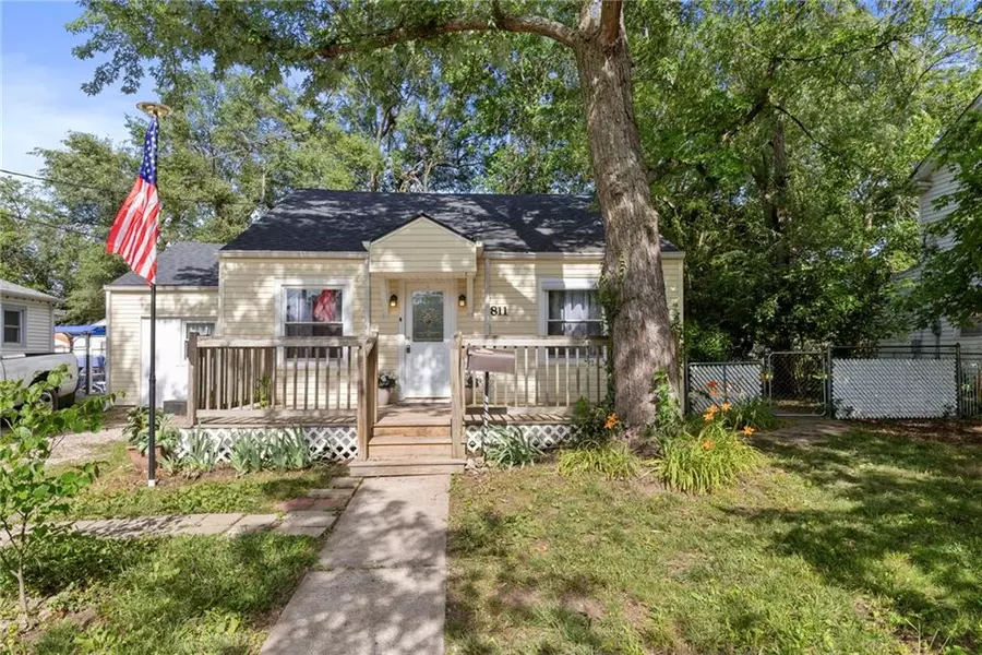 811 S Hickory ST, Ottawa, KS 66067