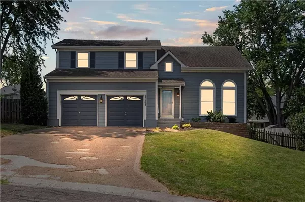 13293 W 111th TER, Overland Park, KS 66210