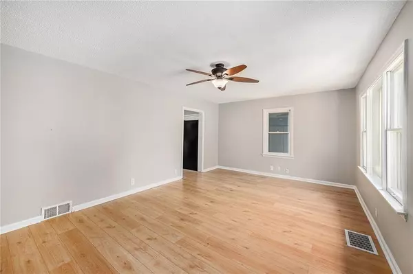 Leavenworth, KS 66048,1014 Cheyenne ST