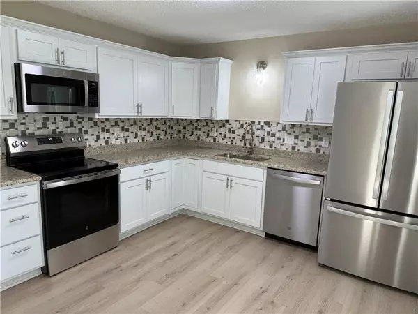 St Joseph, MO 64503,3302 Sioux LN