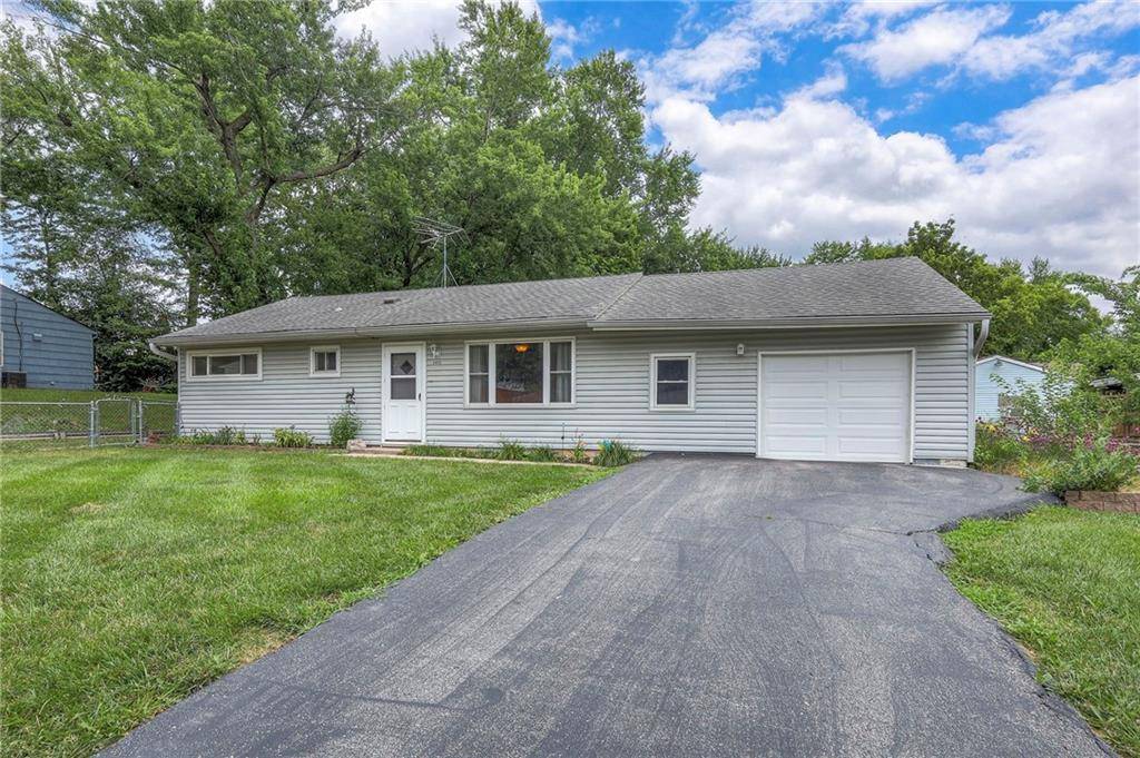 3615 Harmony DR, Kansas City, KS 66106