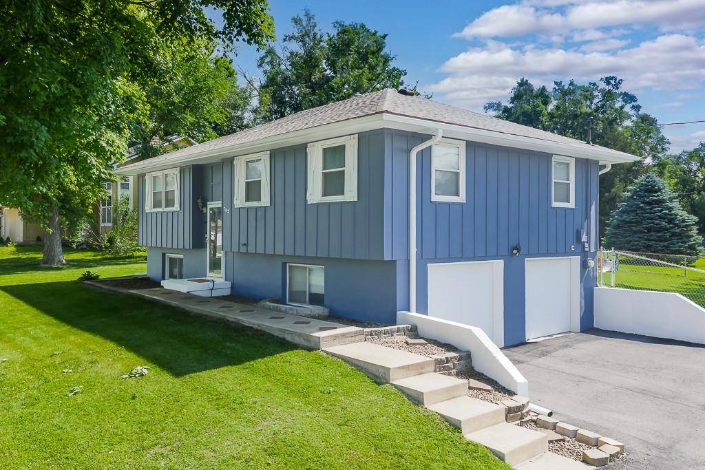 702 N 2nd ST, Lansing, KS 66043