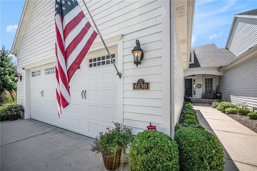 6130 Lime Stone CT, Parkville, MO 64152