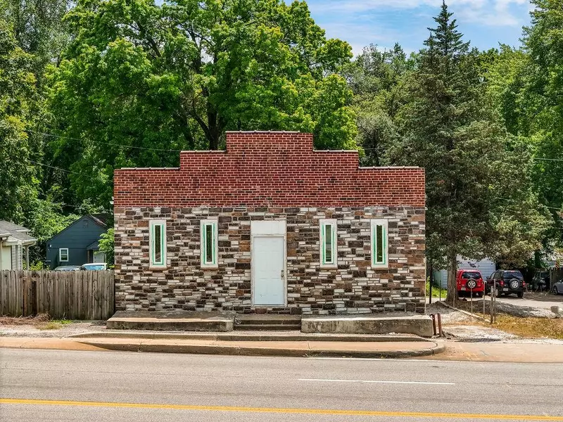 11303 E Truman RD, Independence, MO 64050