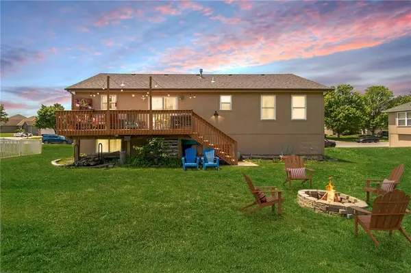 1903 NW Rosewood DR, Grain Valley, MO 64029