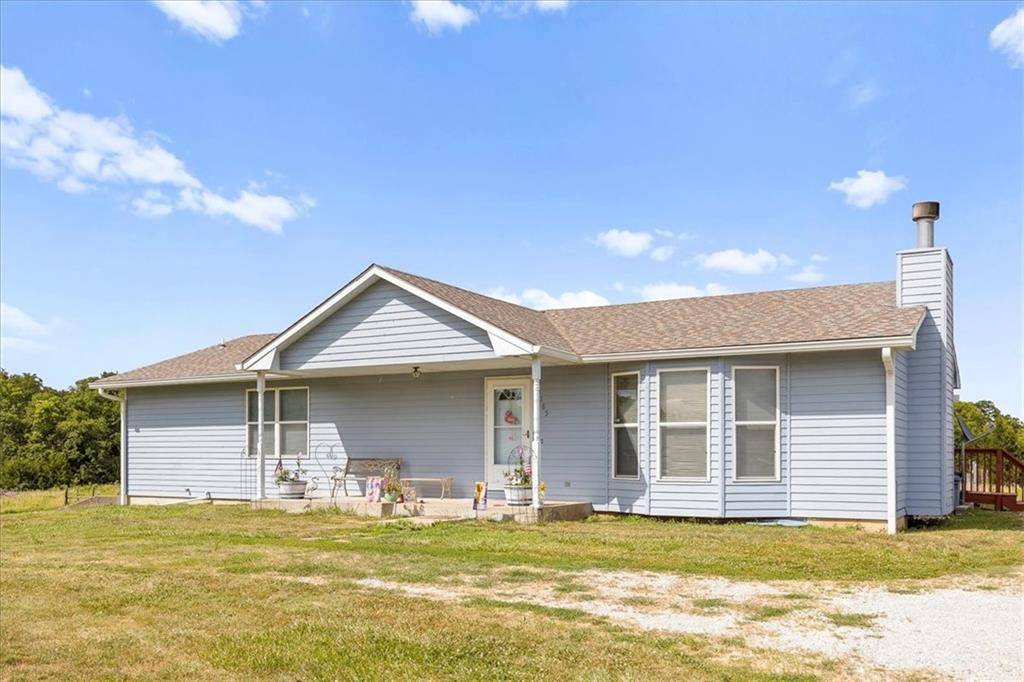 2185 Iowa RD, Ottawa, KS 66067