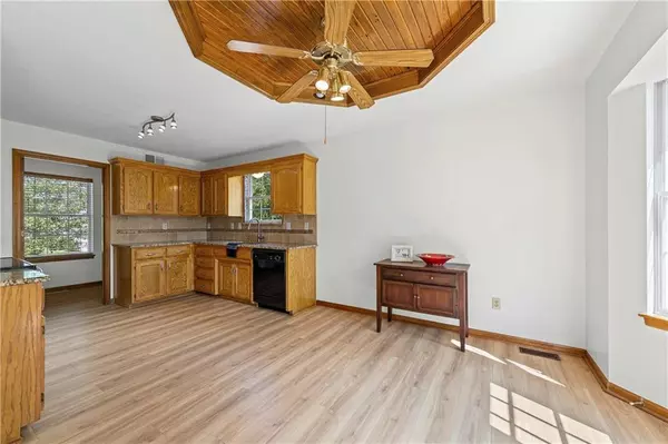 Greenwood, MO 64034,215 Pinetree DR