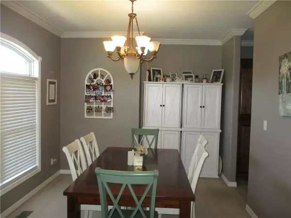 Columbus, KS 66725,1406 W Cedar Brook ST