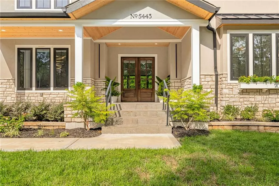 5443 Pawnee LN, Fairway, KS 66205