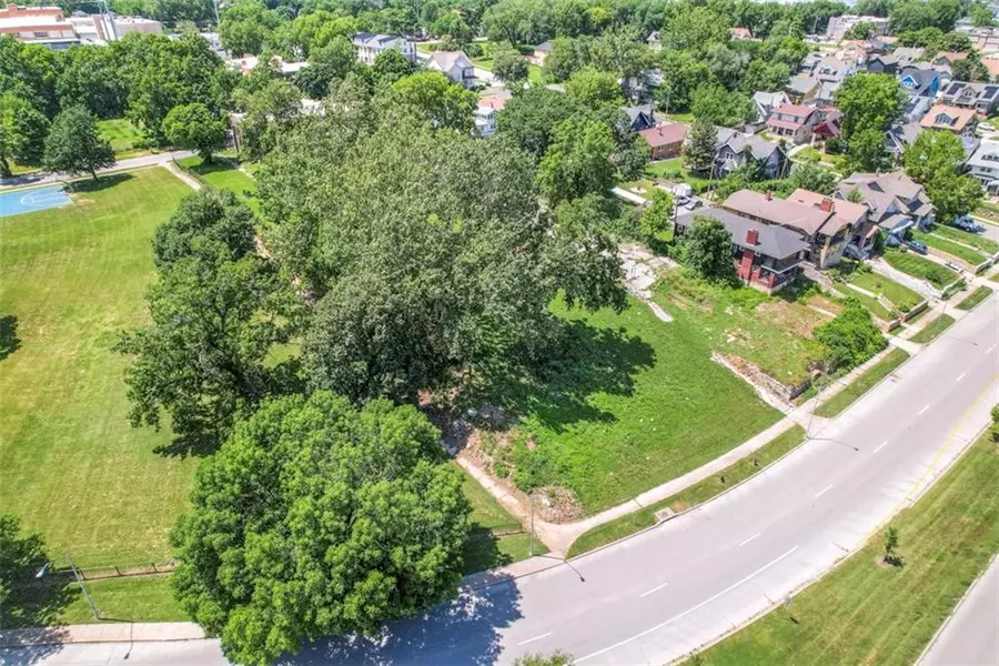 2918 The Paseo BLVD, Kansas City, MO 64109