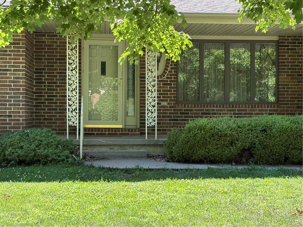 Garnett, KS 66032,105 N Hayes ST