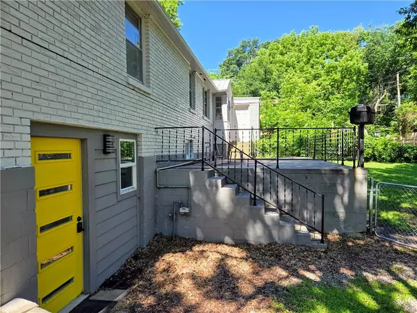 Warrensburg, MO 64093,513 Broad ST