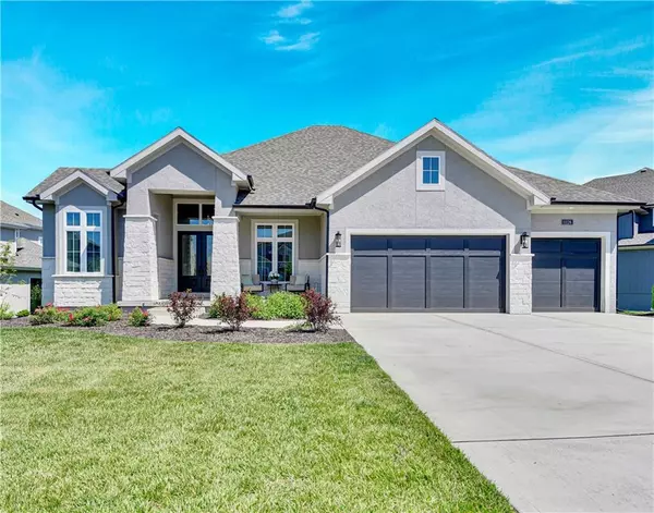 11126 W 172nd TER, Overland Park, KS 66221