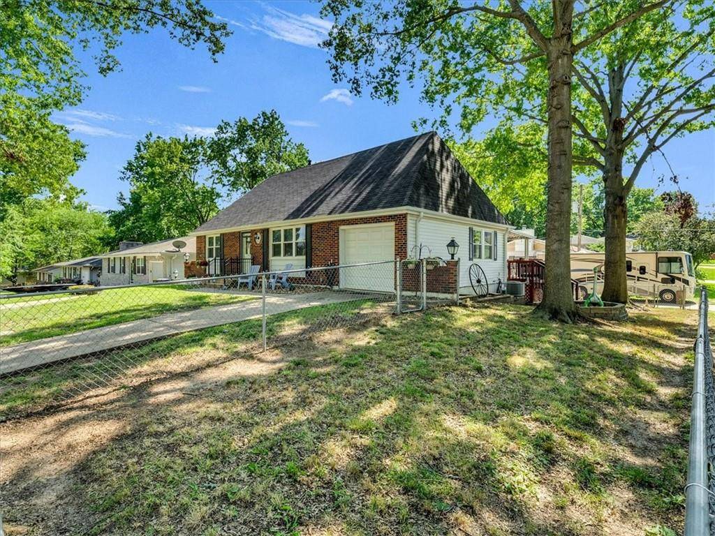5728 N DENVER AVE, Kansas City, MO 64119