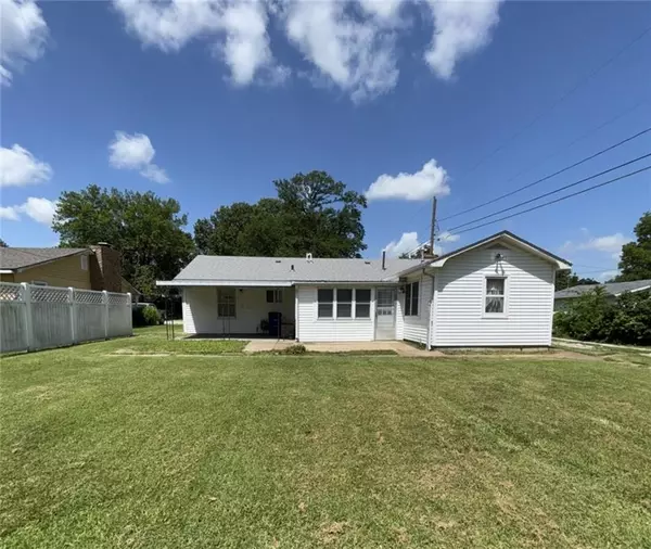 Chanute, KS 66720,704 S Allen AVE