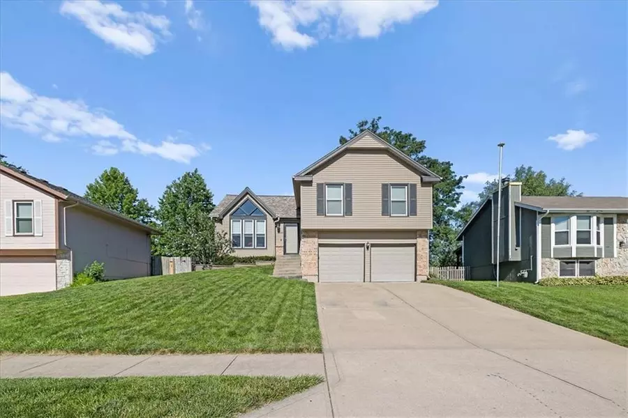 10320 N Baltimore AVE, Kansas City, MO 64155