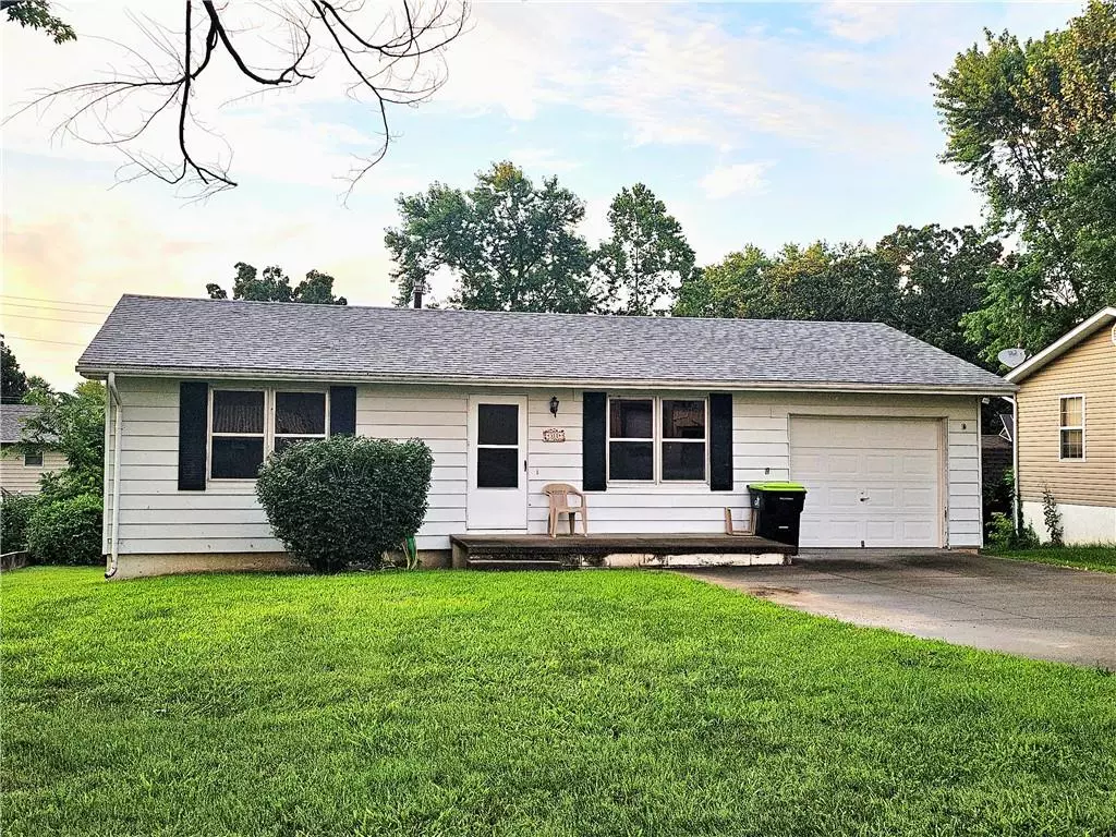 El Dorado Springs, MO 64744,311 W Pine ST