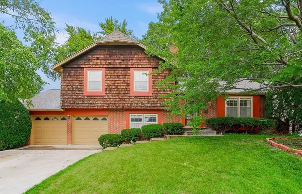9604 W 99th TER, Overland Park, KS 66212