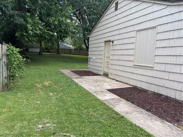 Raytown, MO 64133,8809 E 73rd ST