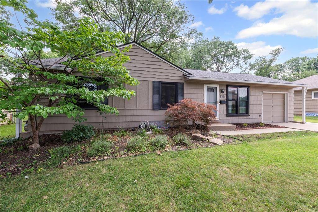 8751 Goddard ST, Overland Park, KS 66214