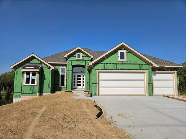 4722 Clubhouse DR, Basehor, KS 66007
