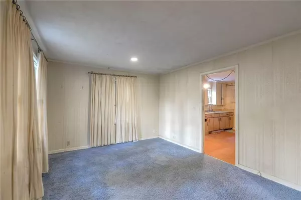 Kansas City, MO 64114,9008 Walnut ST