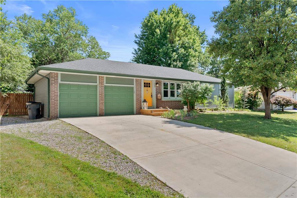 1101 W Ashbury ST, Olathe, KS 66061