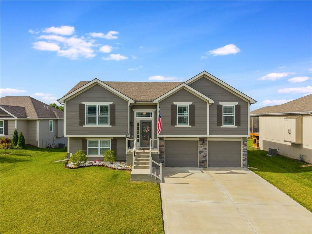 1603 CHESTNUT ST, Kearney, MO 64060
