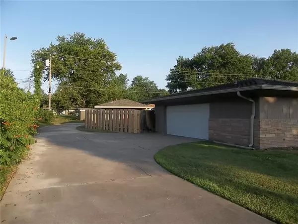 Chanute, KS 66720,201 S Larson AVE