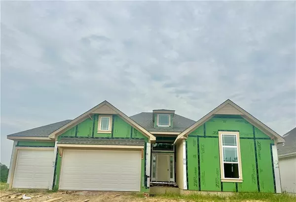 7040 NW Forest Lakes DR, Parkville, MO 64152