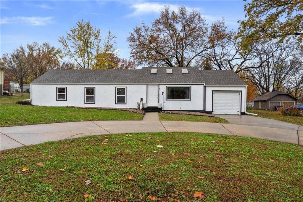 10216 E 70th TER, Raytown, MO 64133