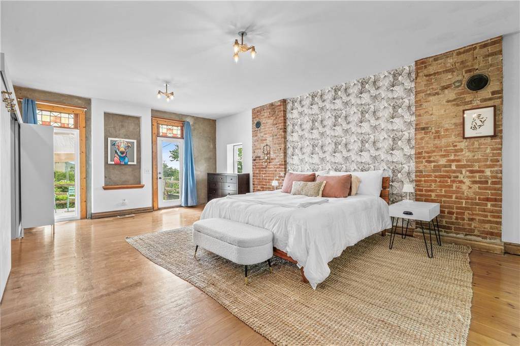 1637 Jefferson ST, Kansas City, MO 64108