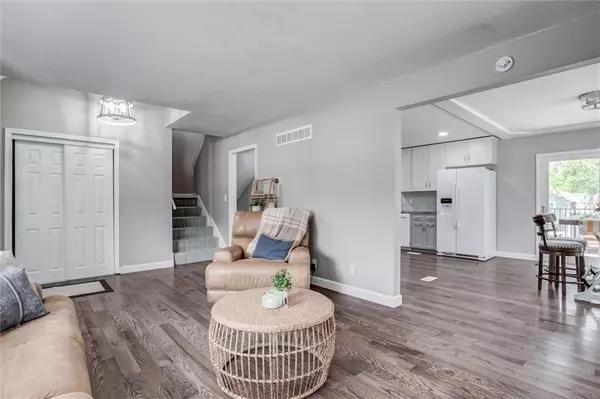 Olathe, KS 66062,1932 E Sheridan Bridge LN #E