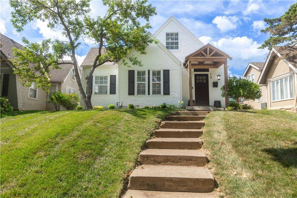 19 E 70th TER, Kansas City, MO 64113