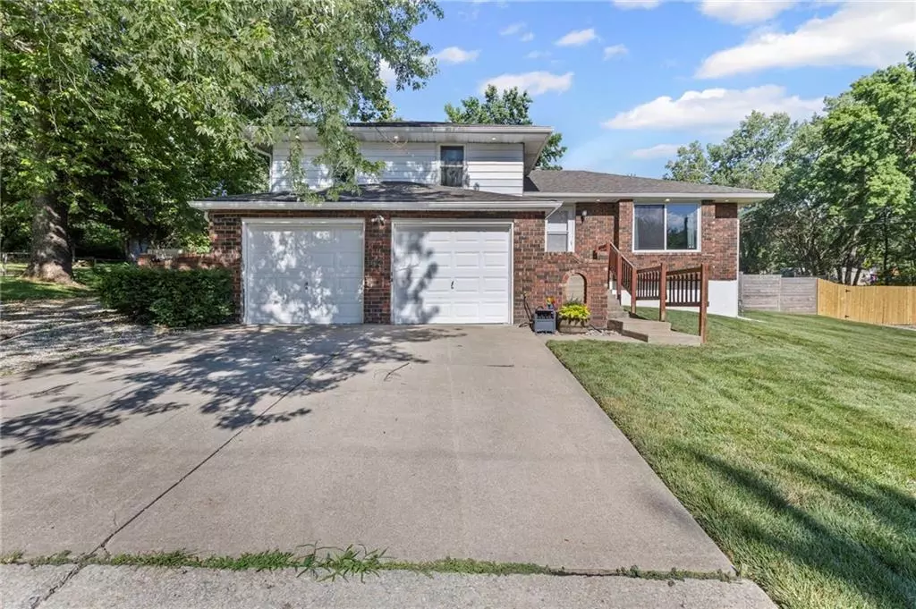 Independence, MO 64058,1925 N Redwood DR