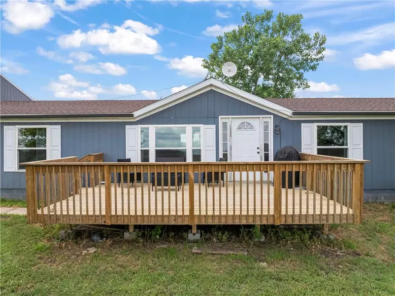 679 Kingman RD, Pomona, KS 66076