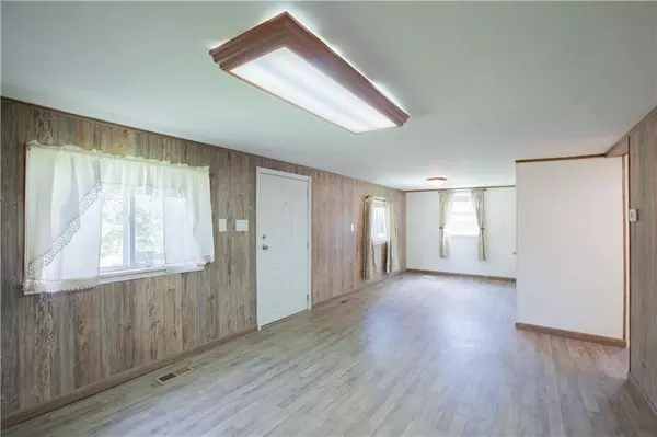 Maysville, MO 64469,306 S Dallas ST