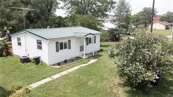 Maysville, MO 64469,306 S Dallas ST