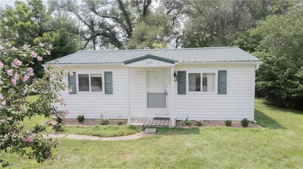 306 S Dallas ST, Maysville, MO 64469