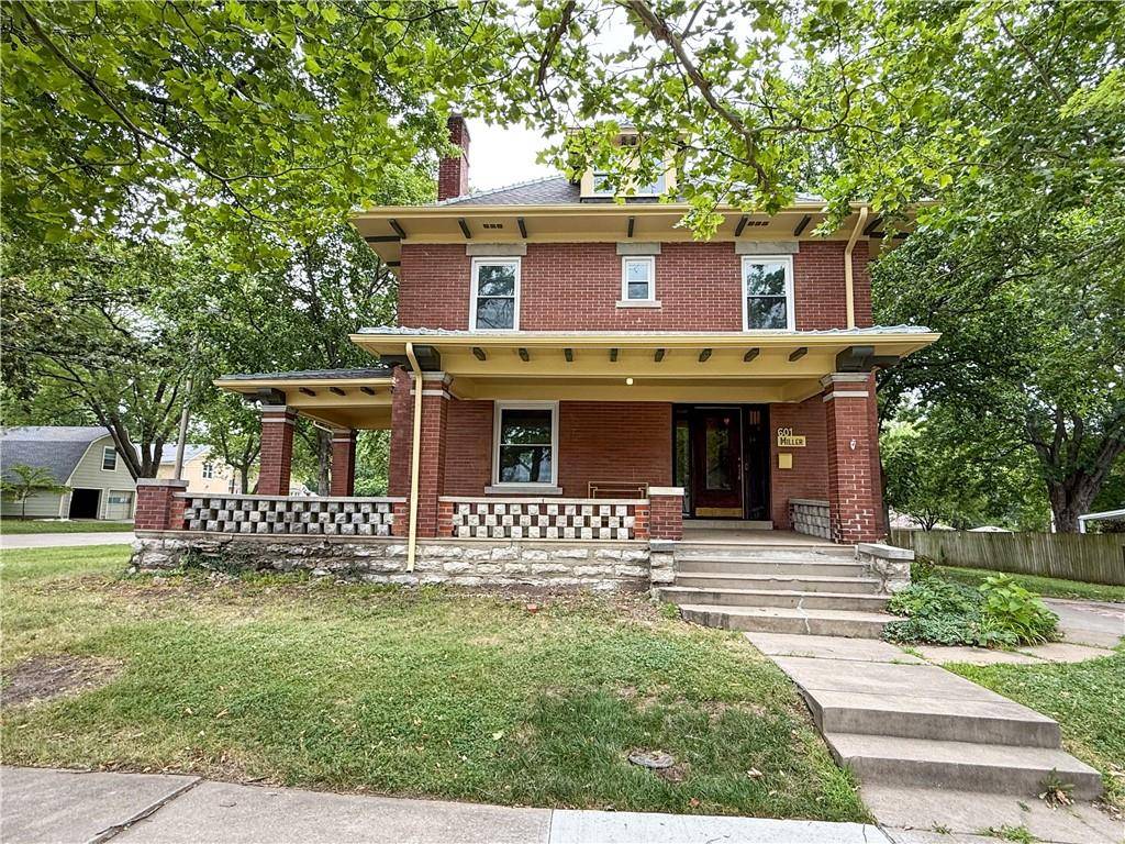 601 SE Miller ST, Lee's Summit, MO 64063