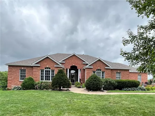 19704 Red Oak BLVD, St Joseph, MO 64505