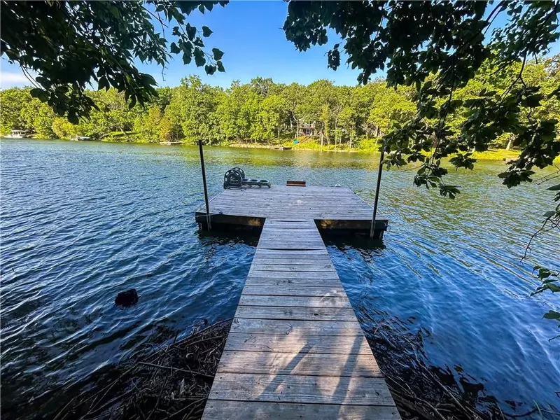 126 W Lou Ann DR, La Cygne, KS 66040