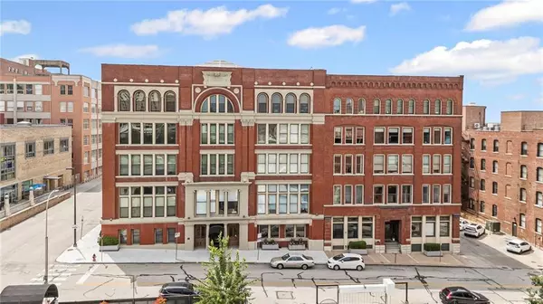 Kansas City, MO 64105,612 Central ST #403