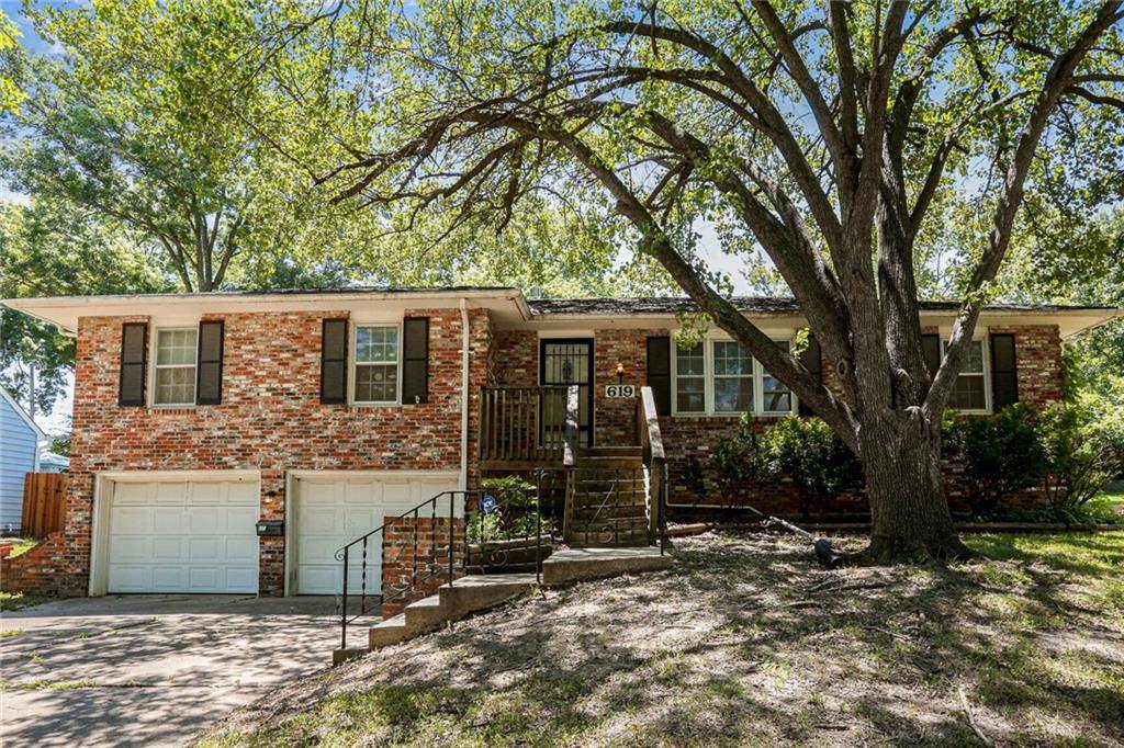 619 E 109th TER, Kansas City, MO 64131