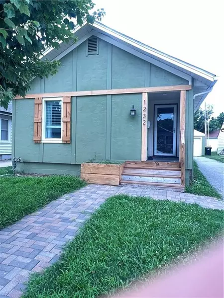 1232 E 23rd AVE, North Kansas City, MO 64116