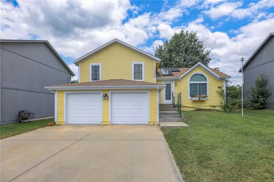 11228 N Central ST, Kansas City, MO 64155