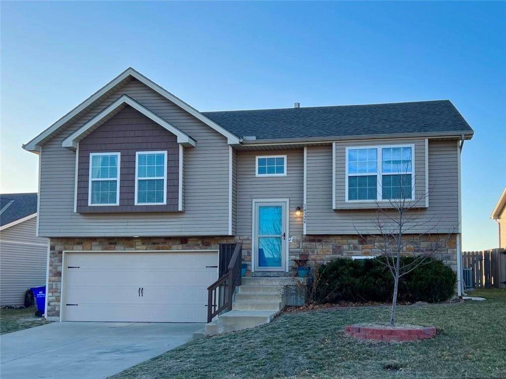 14324 Richmond AVE, Grandview, MO 64030
