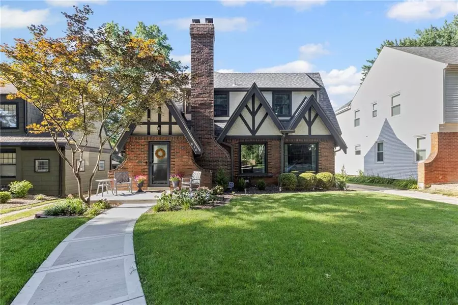 416 E 72nd TER, Kansas City, MO 64131