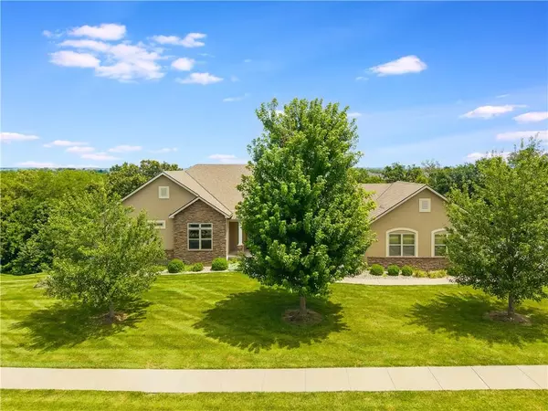 4215 Greystone DR, St Joseph, MO 64505