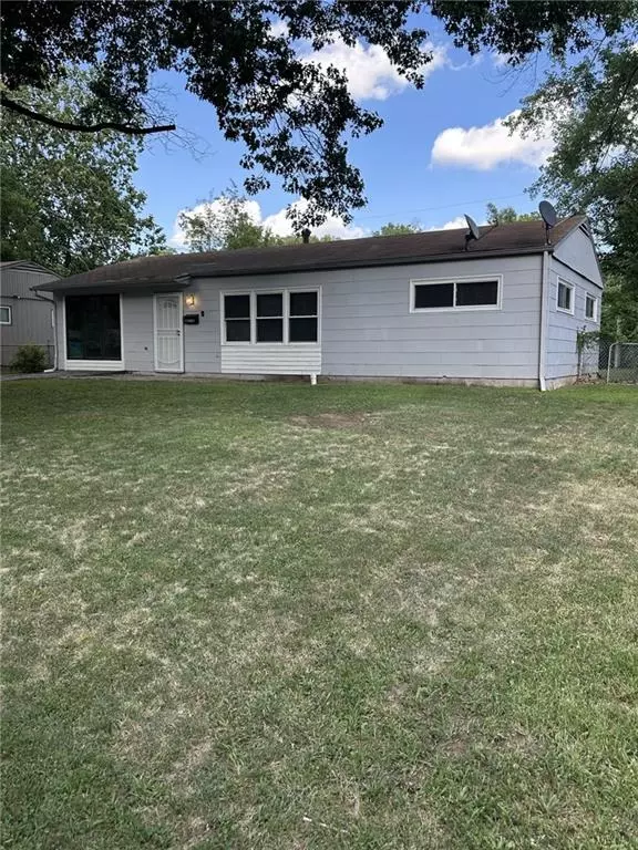 11001 Ewing AVE, Kansas City, MO 64134